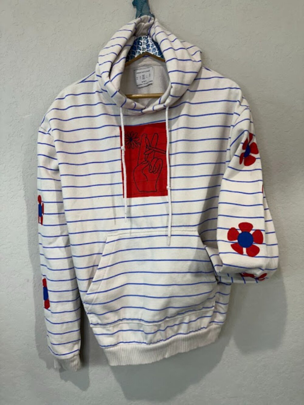 Urban Outfitters White Blue Stripe Daisy Peace Hoodie Medium